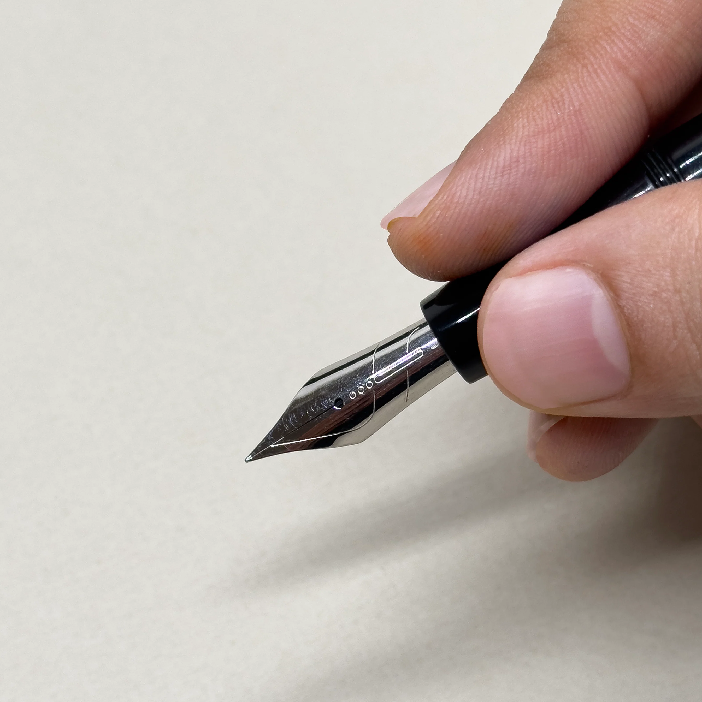 Endless Captiva Torque-Filler Fountain Pen - Stealth Black - Image 6