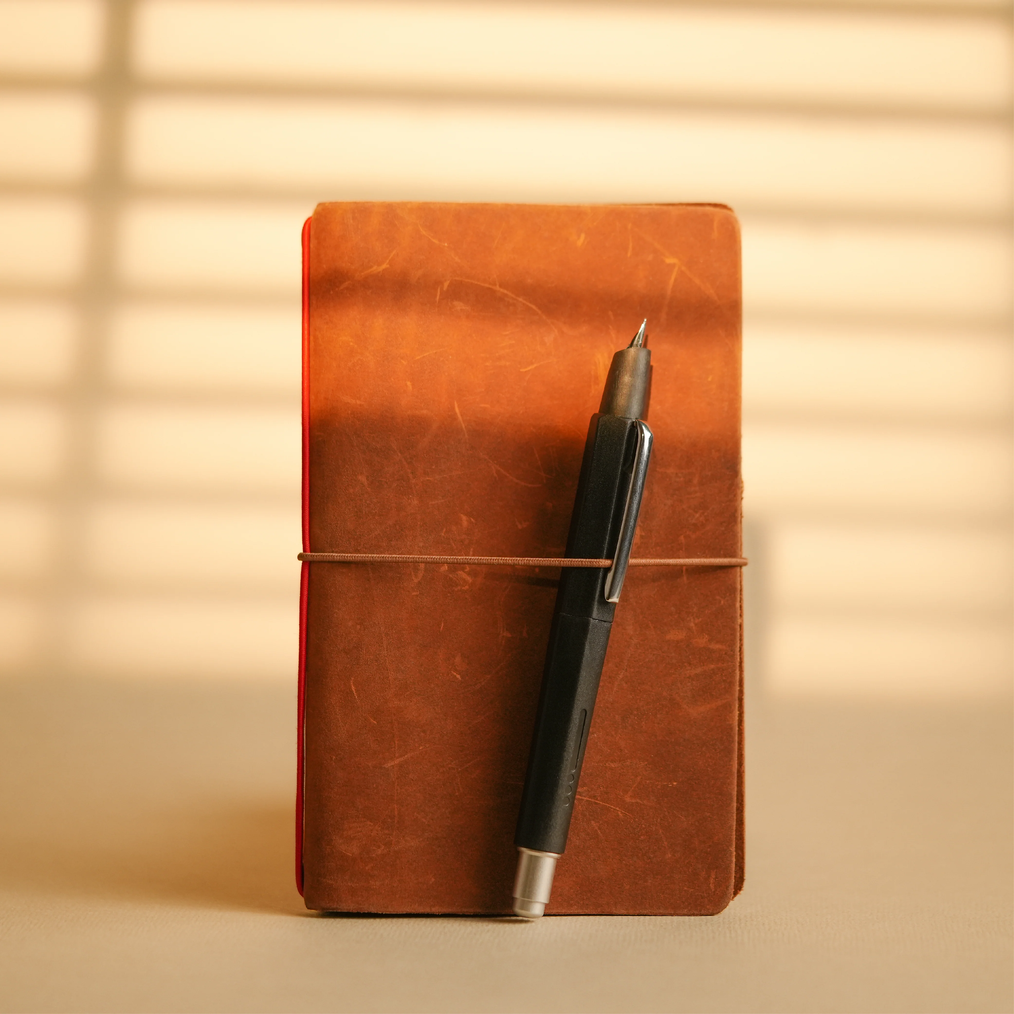 Endless Creator Retractable Fountain Pen - Black - Image 4