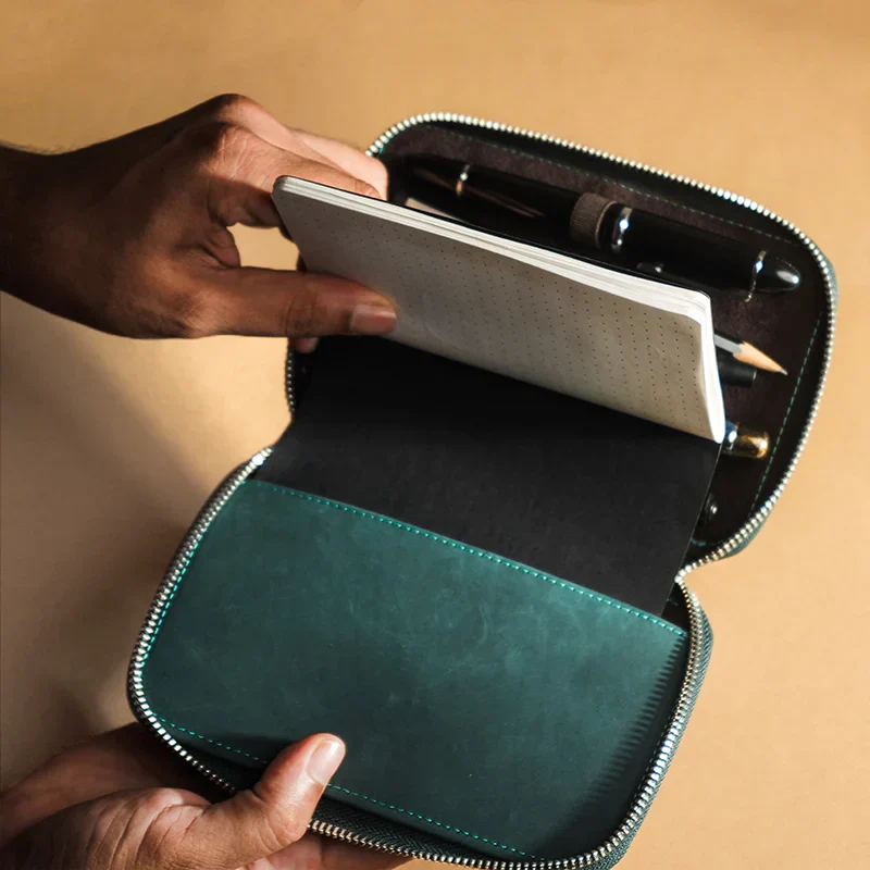 Endless Labs.07 - Companion Leather Adjustable Pen Pouch - 5 Pens - Mystic Green - Image 6